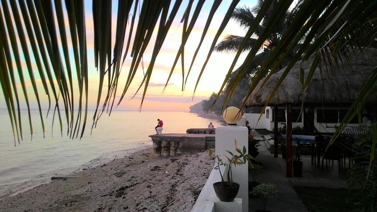 Bamboo Beachhouse Dormitory Garcia Hernandez Exterior photo
